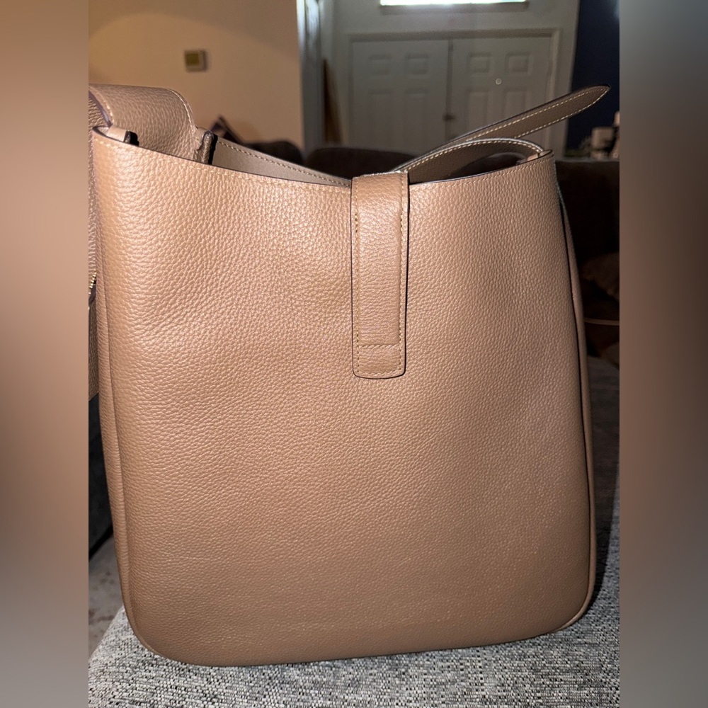 Coach Hadley Large Shoulder Bag - Picture 2 of 8